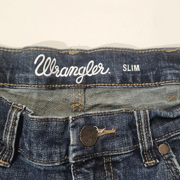 Wrangler Jean Shorts Womens 34x22 Slim Fit High Rise Cutoff Jorts - Picture 5 of 6